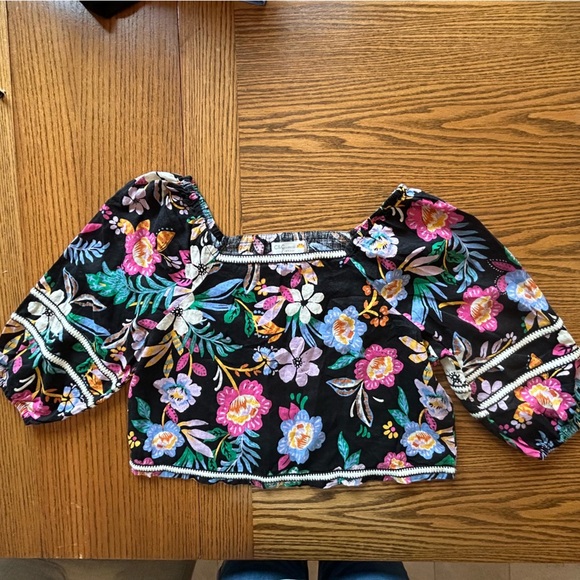 C&C California Tops - C&C California Black Floral Linen Crop Top Size XL